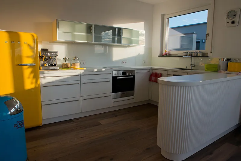 Küche mit Glasrückwand – Küche von Härle Innenausbau